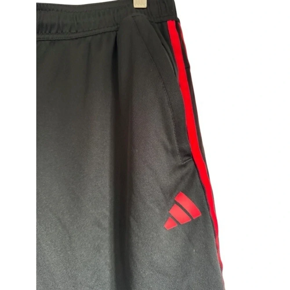 Adidas Mens Athletic Shorts Gray Red‎ Stripes Logo AEROREADY Size L